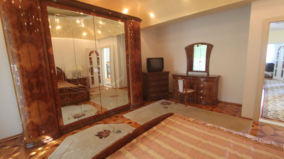 Casă / Vilă cu 8 camere de vânzare în zona Semicentral - Poză 71