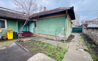 Casa de vânzare 3 camere, 2 intrări, acces auto în curte Gradiste Arad - Poză 2