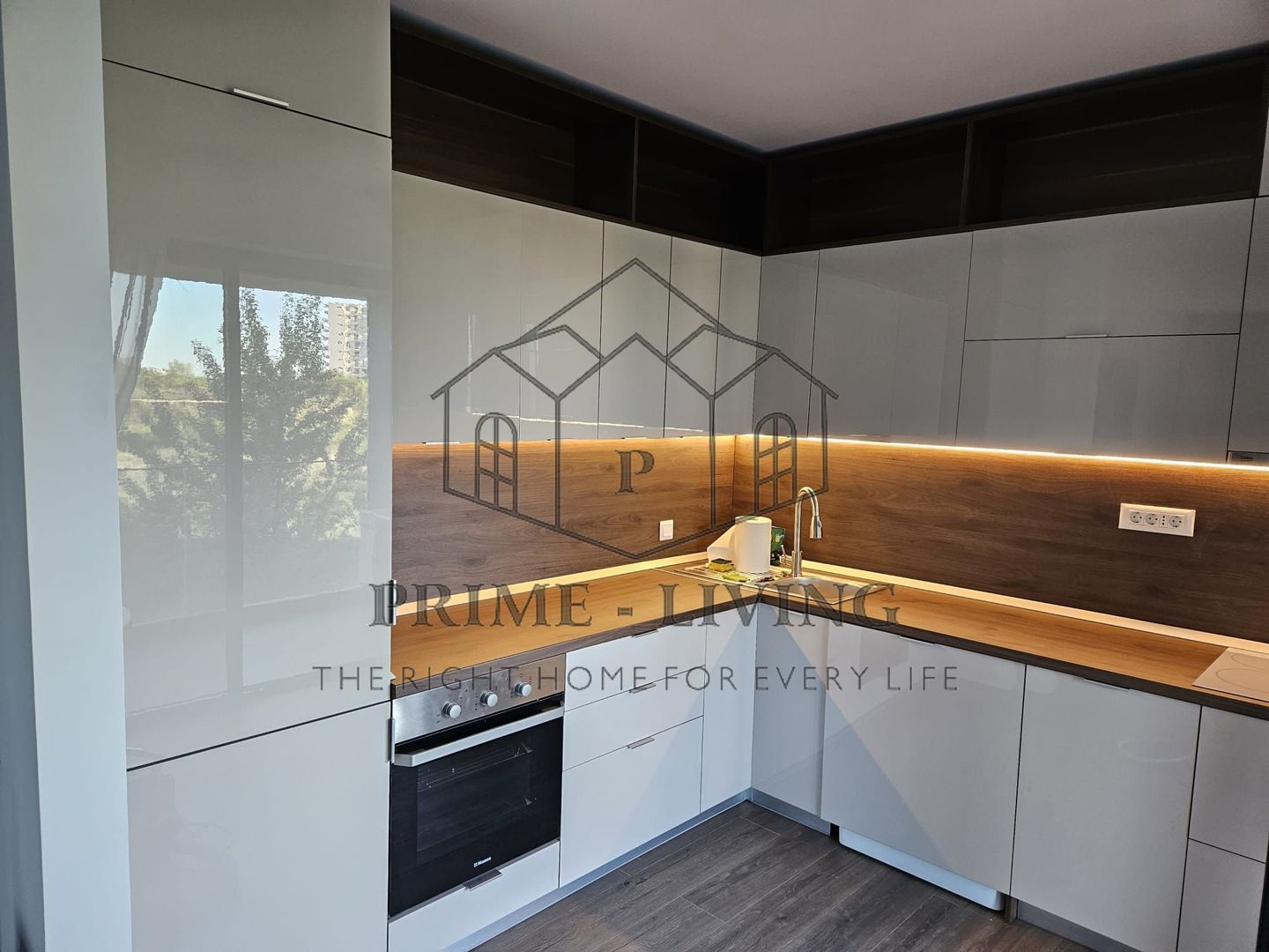 APARTAMENT SUPERB CU 2CAMERE LA INCHIRIERE IN COMPLEX IN ZONA AVIATIEI - Poză 2