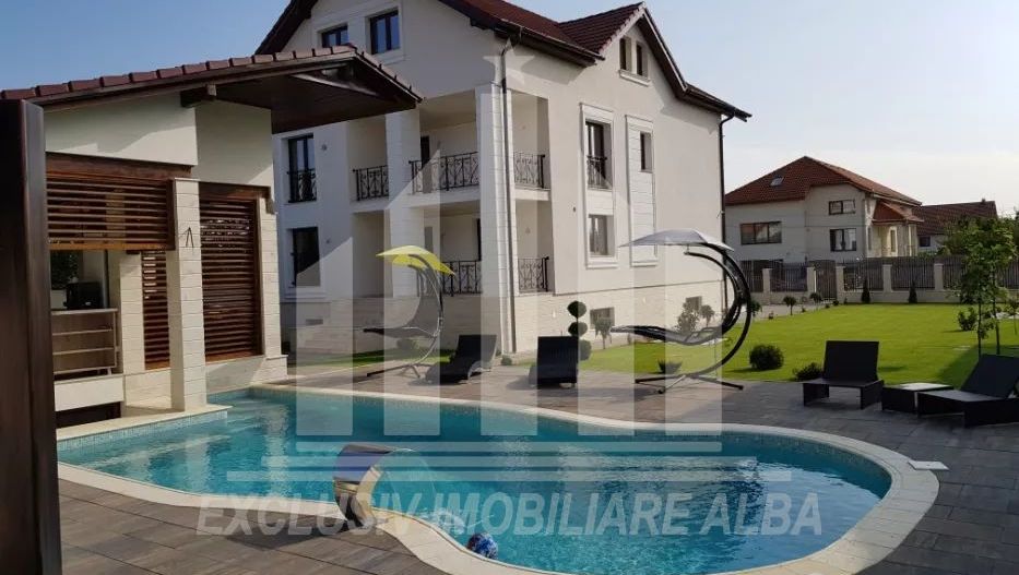 Vila individuala cu piscina, Cetate - Poză 1