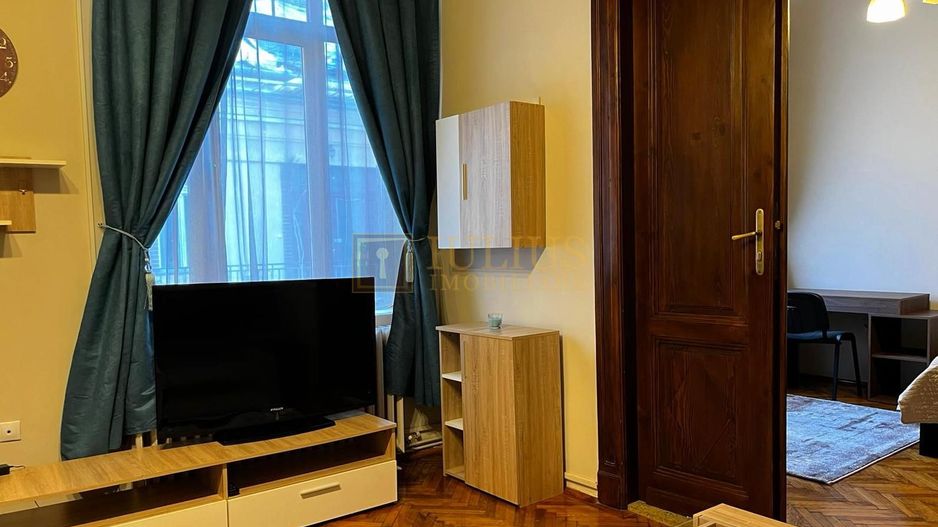 Ultra-central, 2 dormitoare, centrala proprie, langa UMFT. - Poză 1