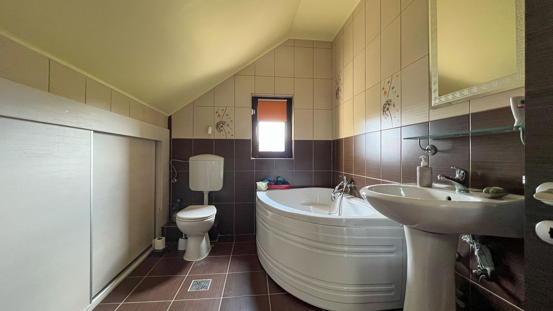 Vila deosebita situata in cartier Izvor! - Poză 8