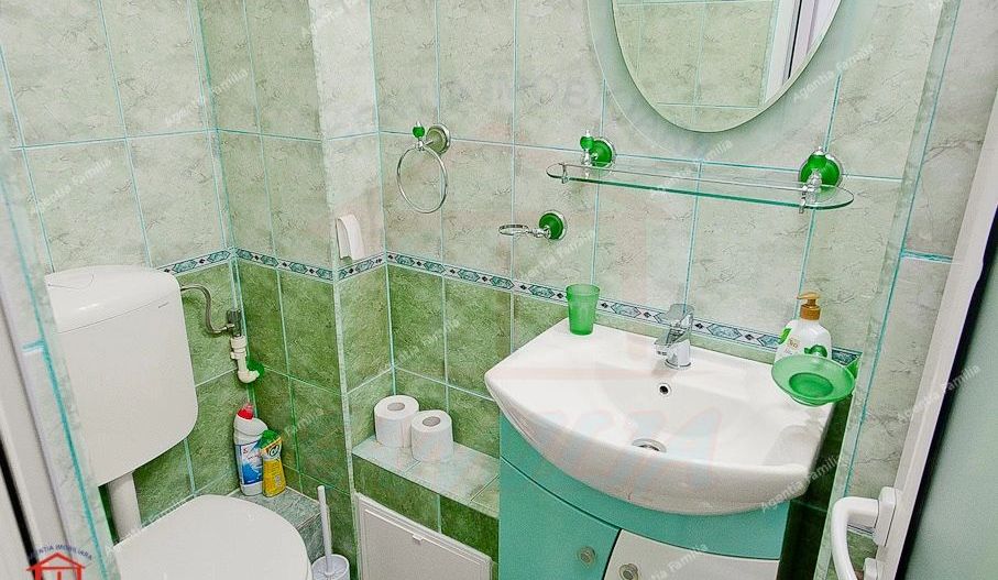 De închiriat apartament 3 camere, Micro 21 - Poză 10