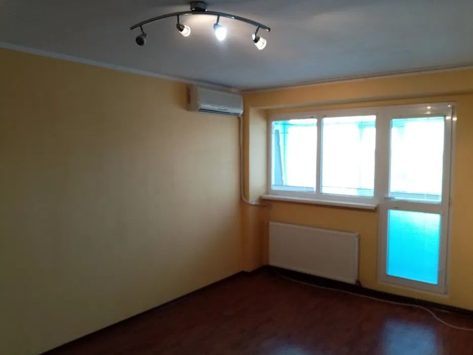 Apartament 2cam, decomandat, Micro18 - Poză 1