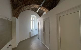 Casa ultracentrală cu potențial mixt – 1285 mp, acces dublu - Poză 6