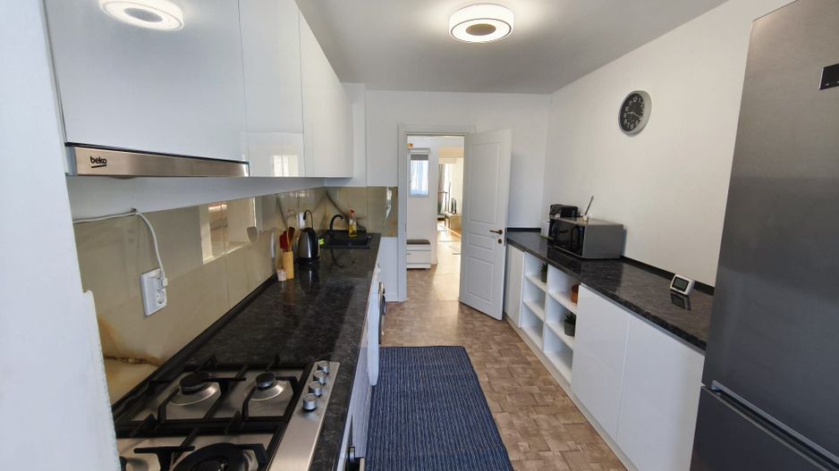 De inchiriat apartament spatios, 3 camere, pe Faleza, 900 euro - Poză 10