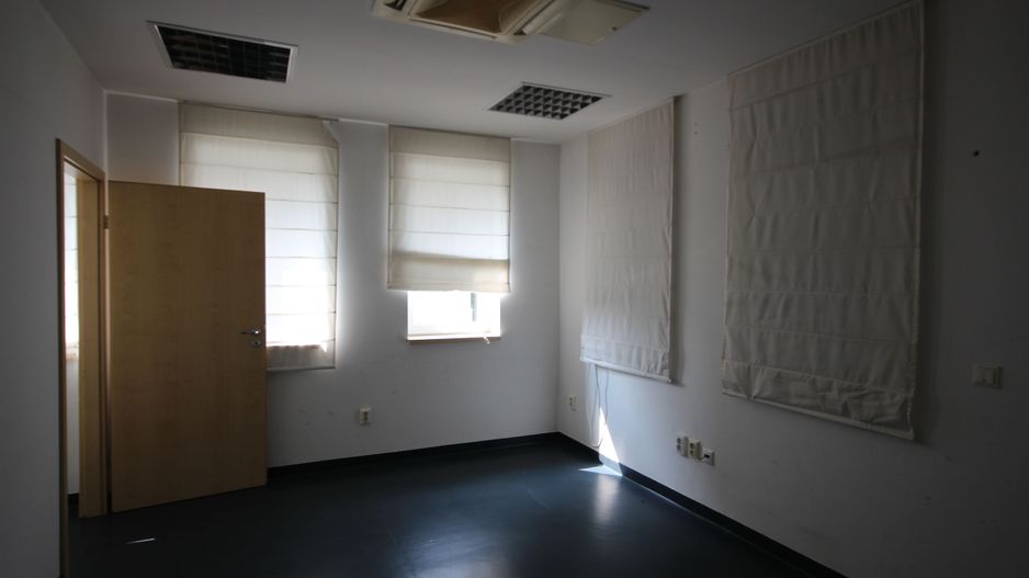 Cladire de birouri, SAD, parcare proprie, clinica medicala - Poză 9