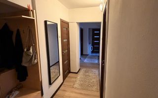 Apartament 4 camere 75 mp cu  balcon si pivnita pe b-dul Mihai Viteazu - Poză 2