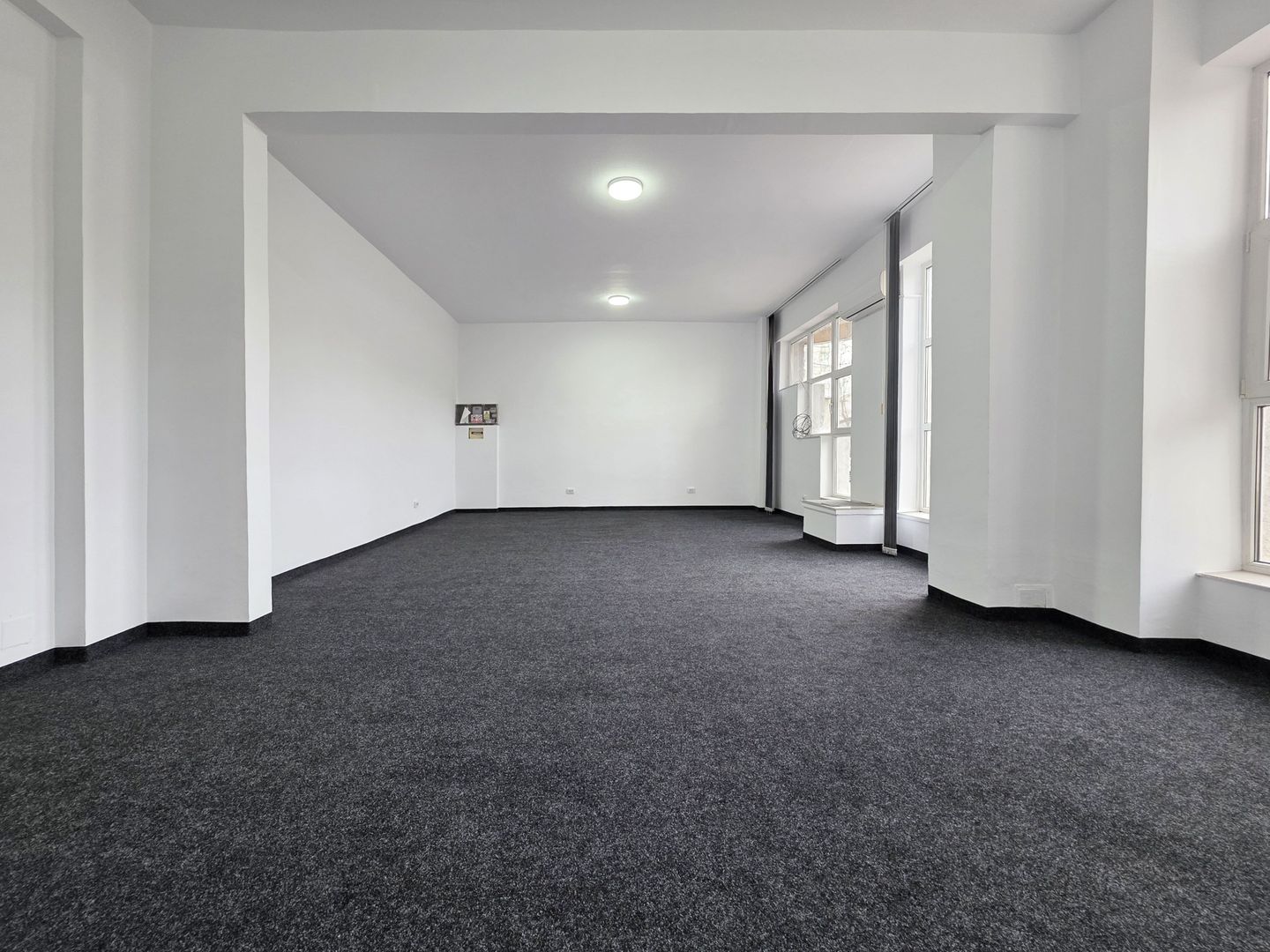 FALEZA NORD – 192 MP UTILI, IDEAL MAGAZIN, BIROURI, CABINETE MEDICALE - Poză 12
