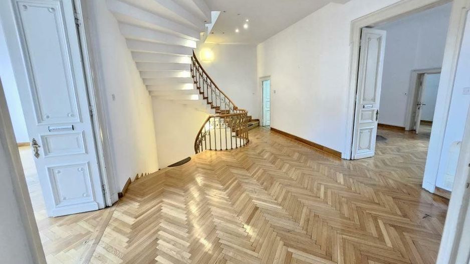 Ag BRASADAS închiriază vila cu 22 camere Piata Universitatii - Poză 16