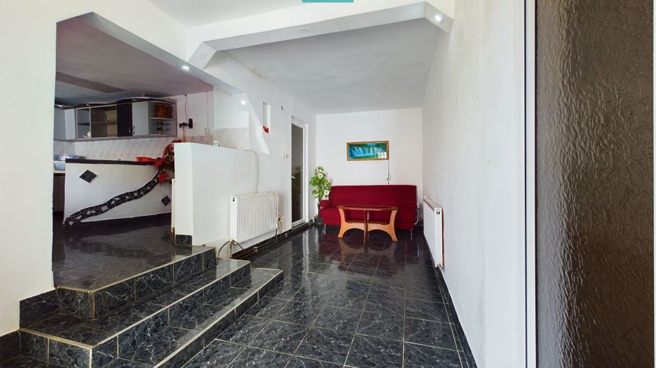 Casă deosebită în Galșa - Șiria - Poză 7