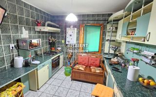 Apartament cu 4 camere, etaj 1, zona GARĂ; - Poză 2