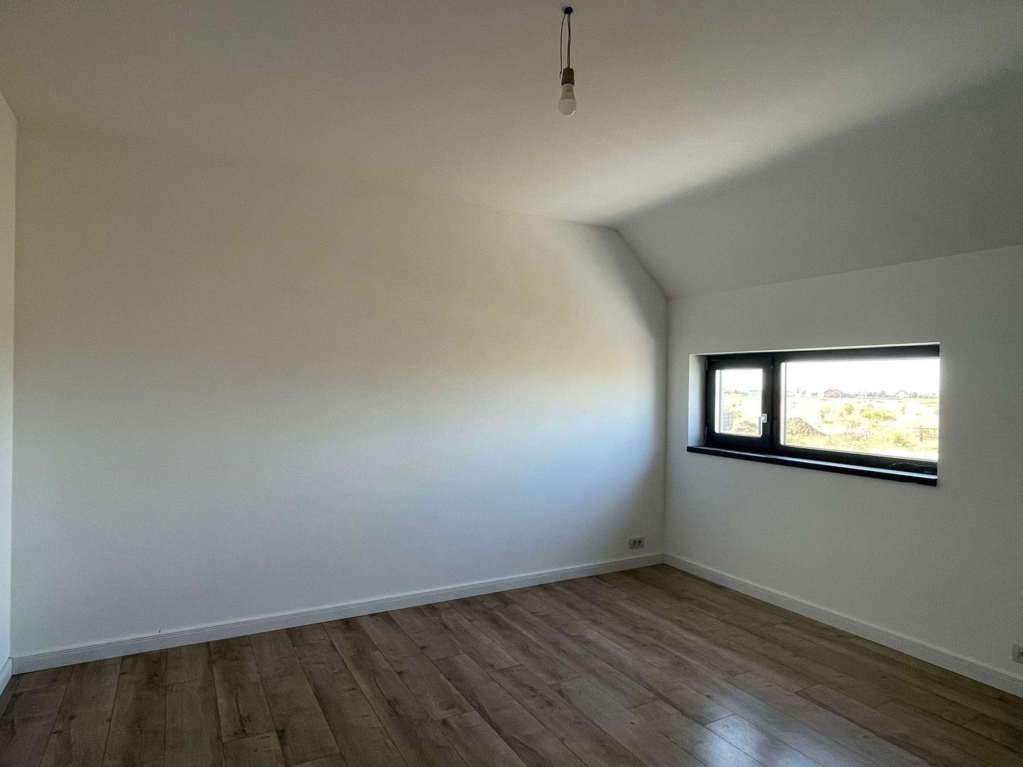 Duplex cu arhitectura deosebita - Mosnita Noua - Poză 10