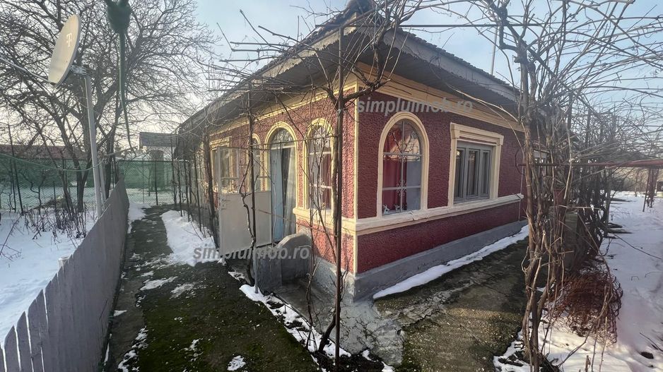 Casa batraneasca Glina 4 camere teren 300 mp  cu utilitati - Poză 1