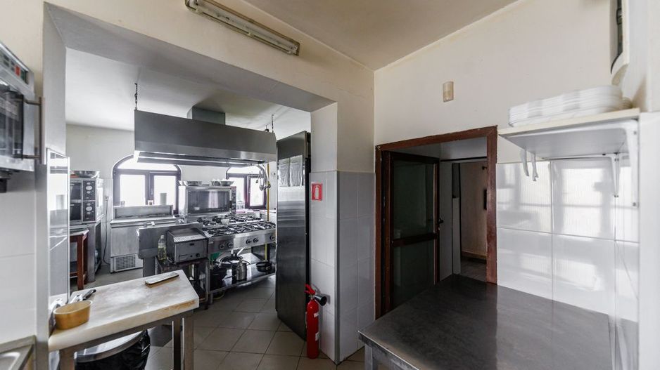 Complex HoReCa functional – 13.000 mp, venituri active, 15 km Timisoara - Poză 21