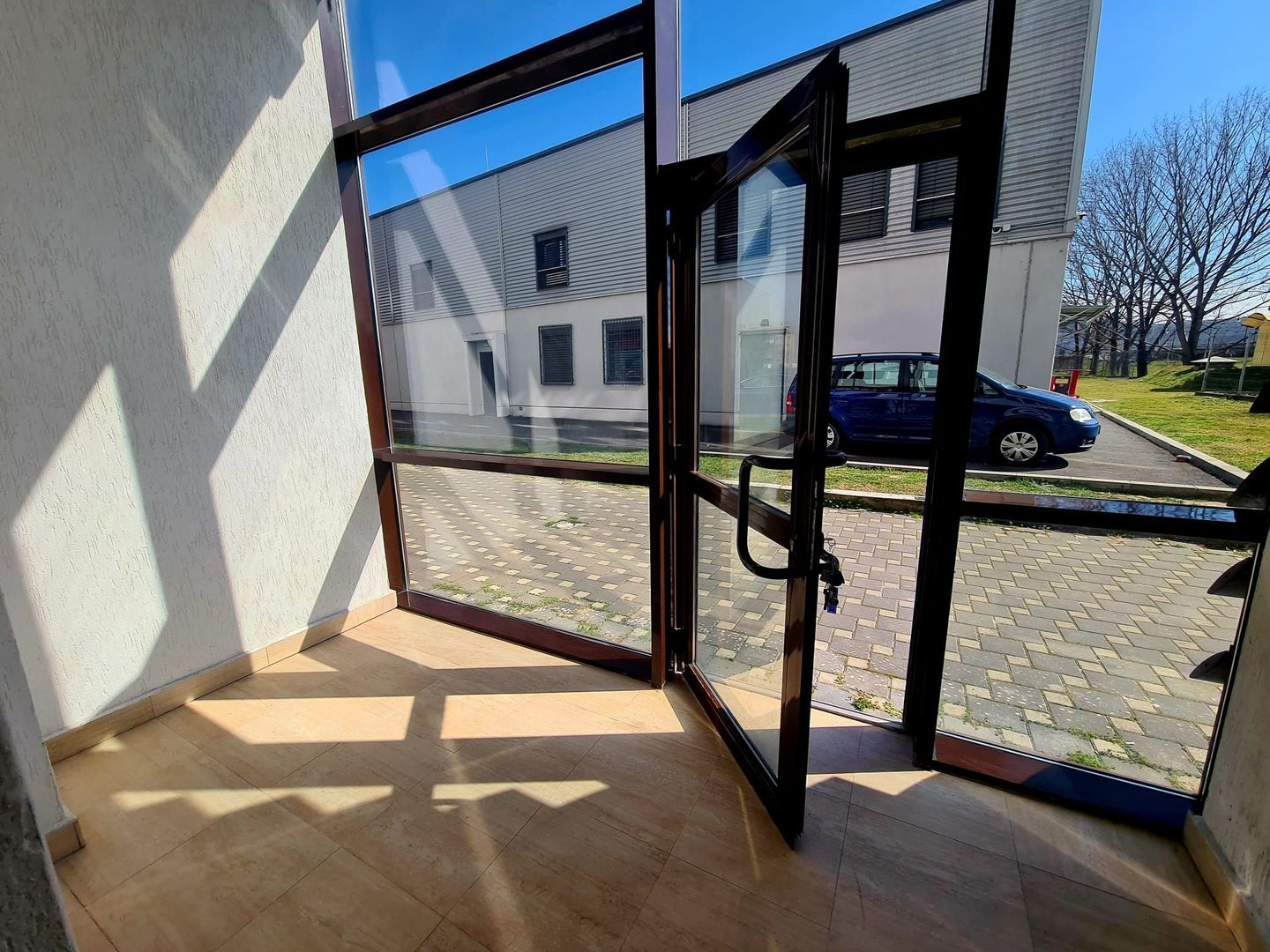 Spatiu de vanzare - Poză 4