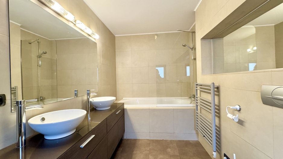 Apartament 3 camere, elegant si spațios, in Piața Unirii - Poză 13