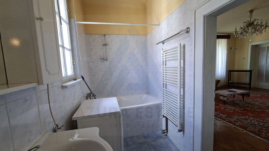 Apartament 4 camere 110 mp utili cu teren aferent si 2 bai Central - Poză 6