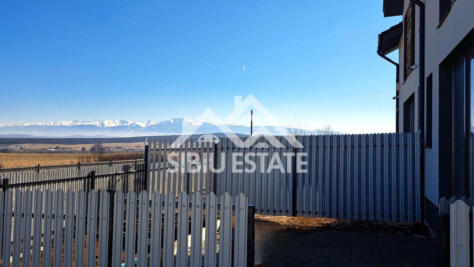 Casa la pret de apartament, 5 camere Sibiu Calea Cisnadiei - Poză 1