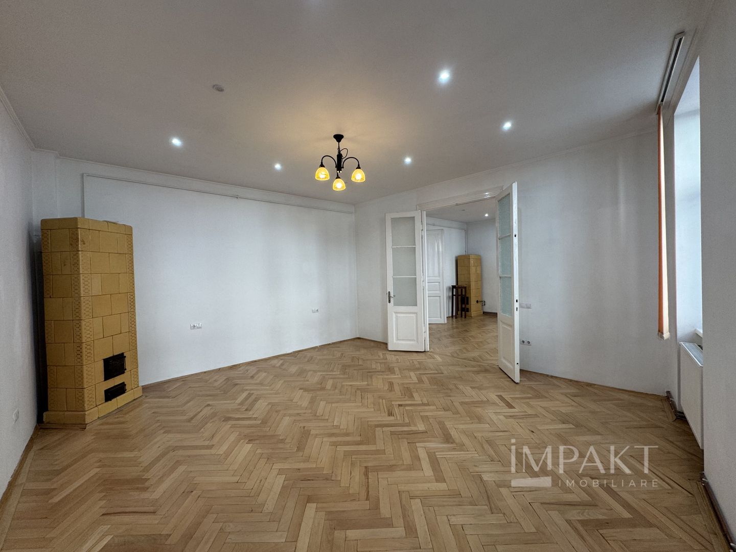 Apartament 75mp central de vânzare cu 2 camere sau spațiu birouri - Poză 7