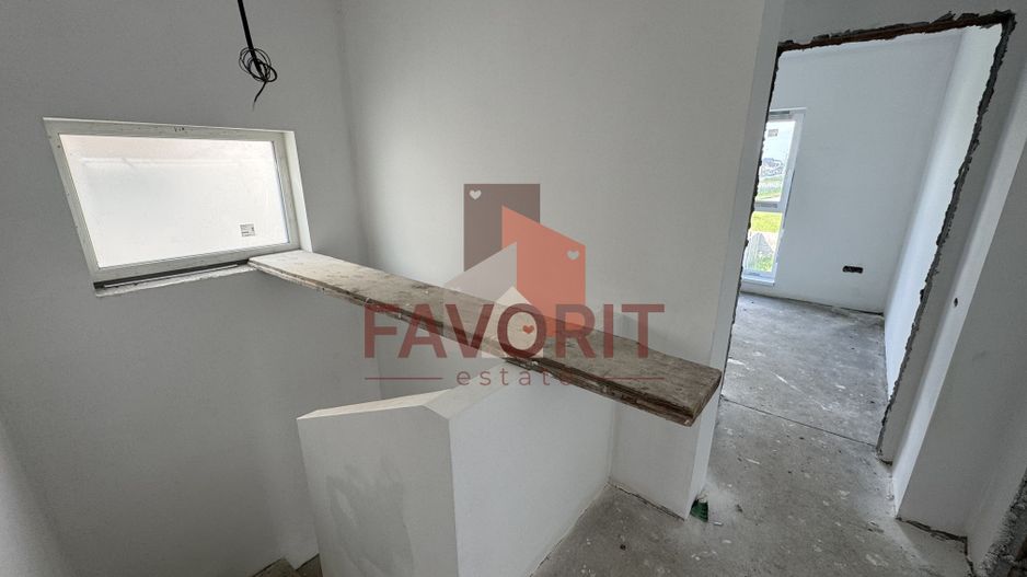 Duplex 5 camere ,despartit prin camera tehnica, finisat la cheie in Mosnita - Poză 12