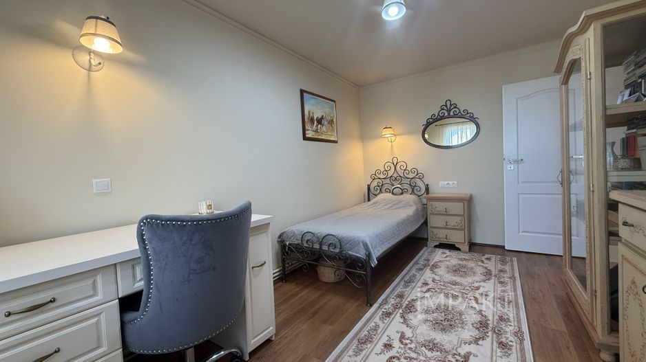 Apartament deosebit cu 4 camere decomandat si garaj in Andrei Muresanu - Poză 8