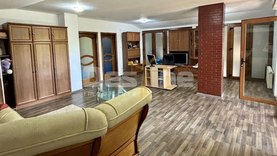 Casa spatioasa cu teren de 800 mp, Muntenii de Jos - 5 camere - Poză 13