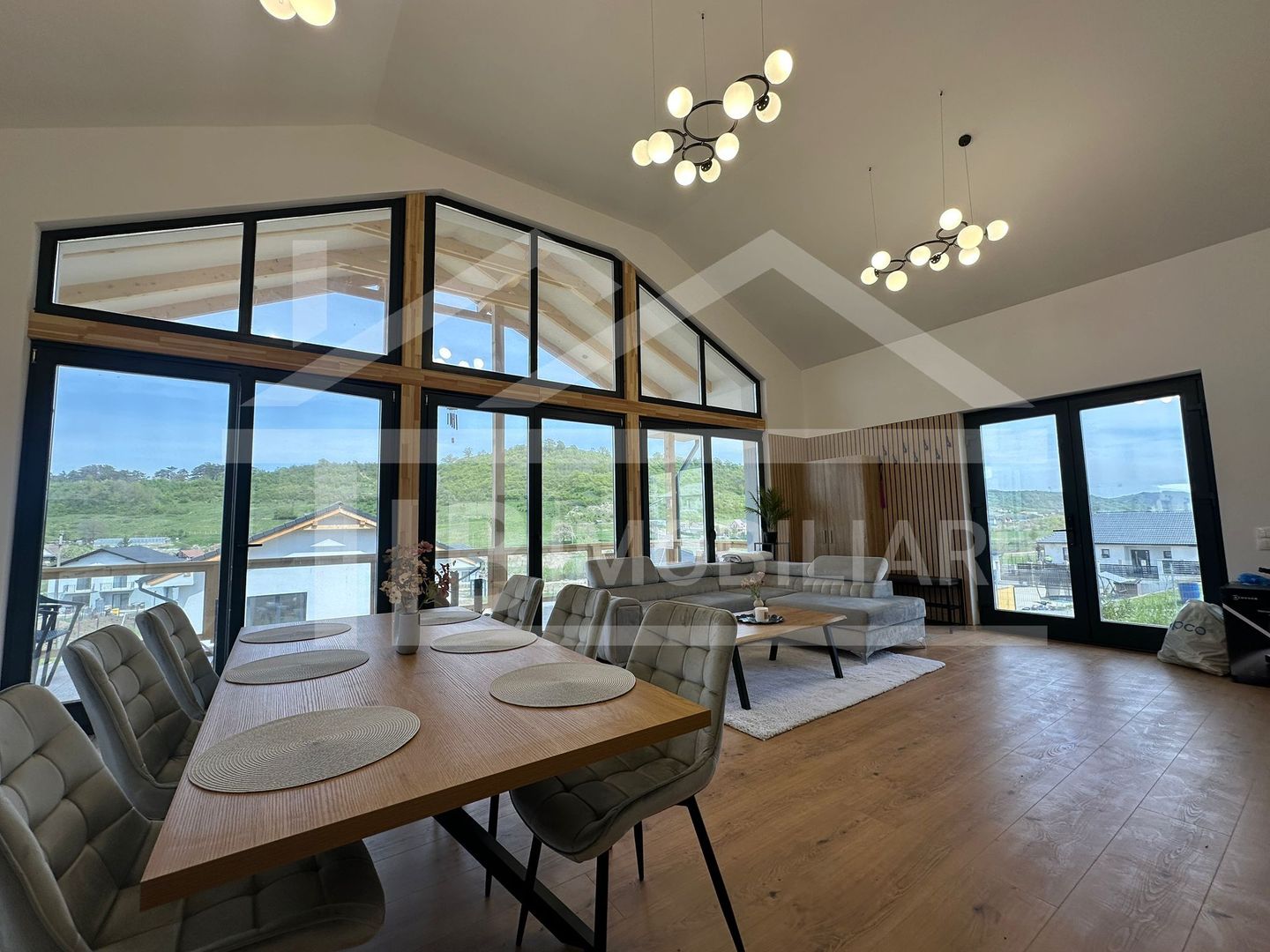 Casa individuala, 4 camere, 300mp, Zona Livezeni - Poză 1