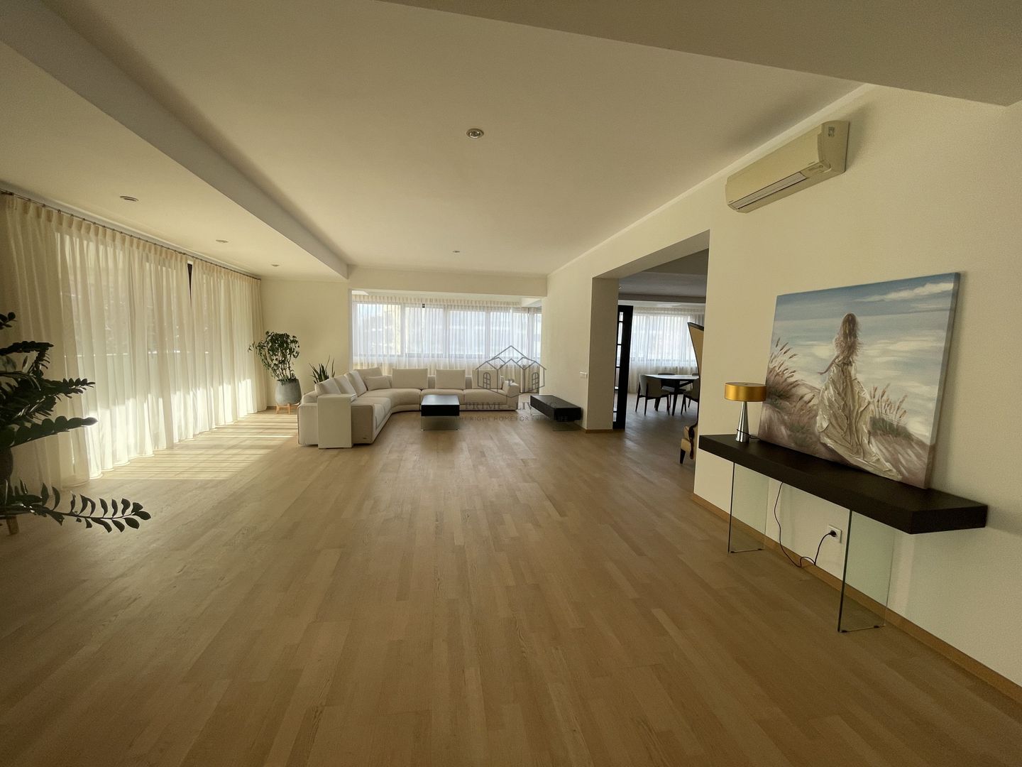 APARTAMENT SUPERB CU 3 DORMITOARE LA INCHIRIERE LANGA PARC HERASTRAU - Poză 2