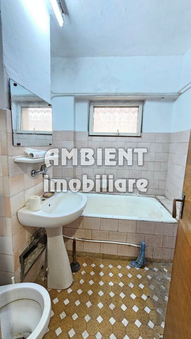 Apartament cu 3 camere, etaj 3, zona CENTRU; - Poză 5