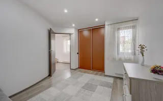 Vilă 342 mp cu piscină și 800 mp teren / 4 dormitoare / Pleașa - Poză 33