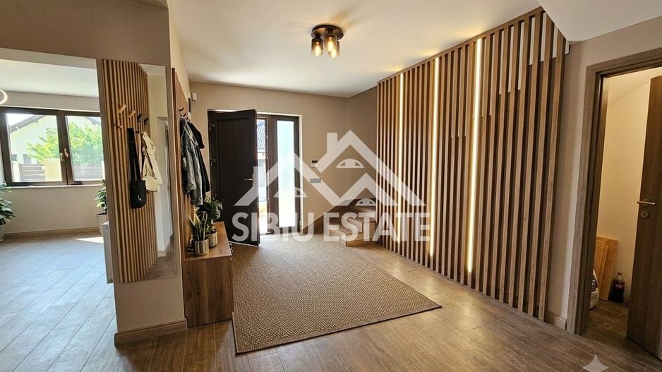 Casa noua 4 dormitoare Sibiu Sura Mica - Poză 6
