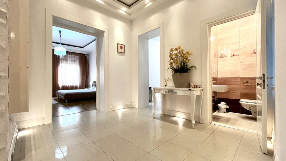 Apartament 3 camere, elegant si spațios, lângă parc, zona Centrala - Poză 8