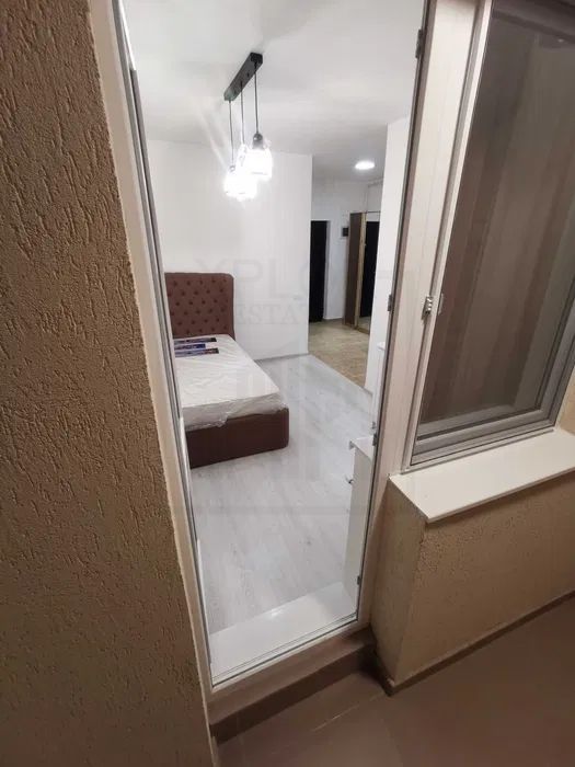 Garsoniera Apărătorii Patriei - centrala proprie - loc de parcare - Poză 3