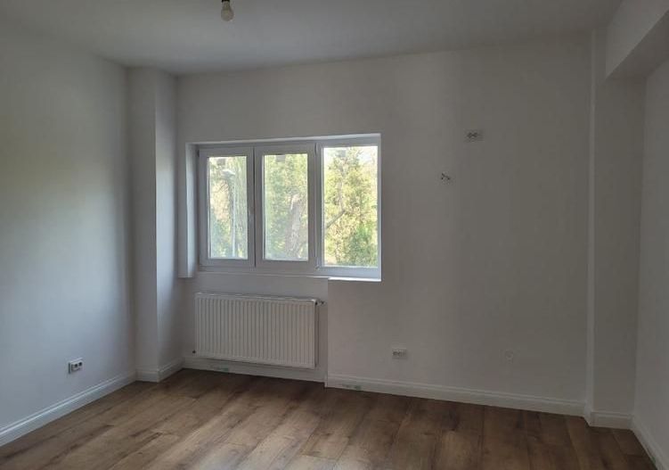 Apartament Parc Cismigiu 3 camere + living 110 mp - Poză 9