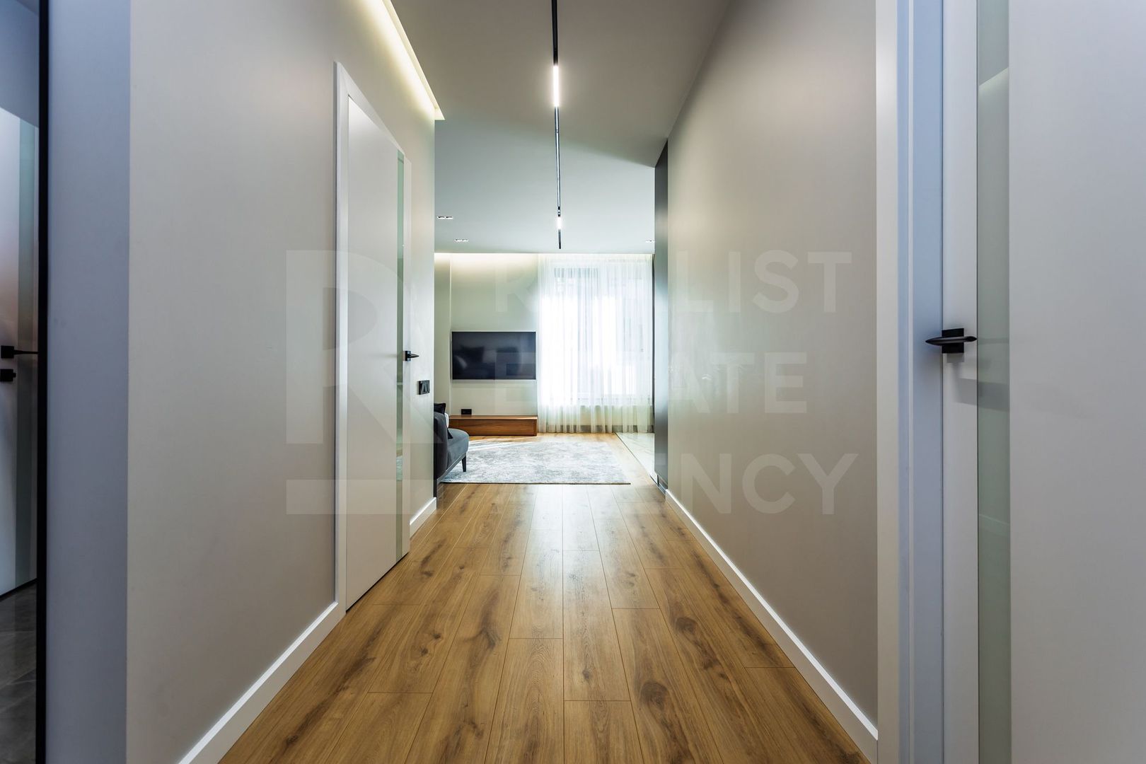 Chirie, apartament, 2 camere, str. Petru Movilă, sectorul Centru - Poză 8