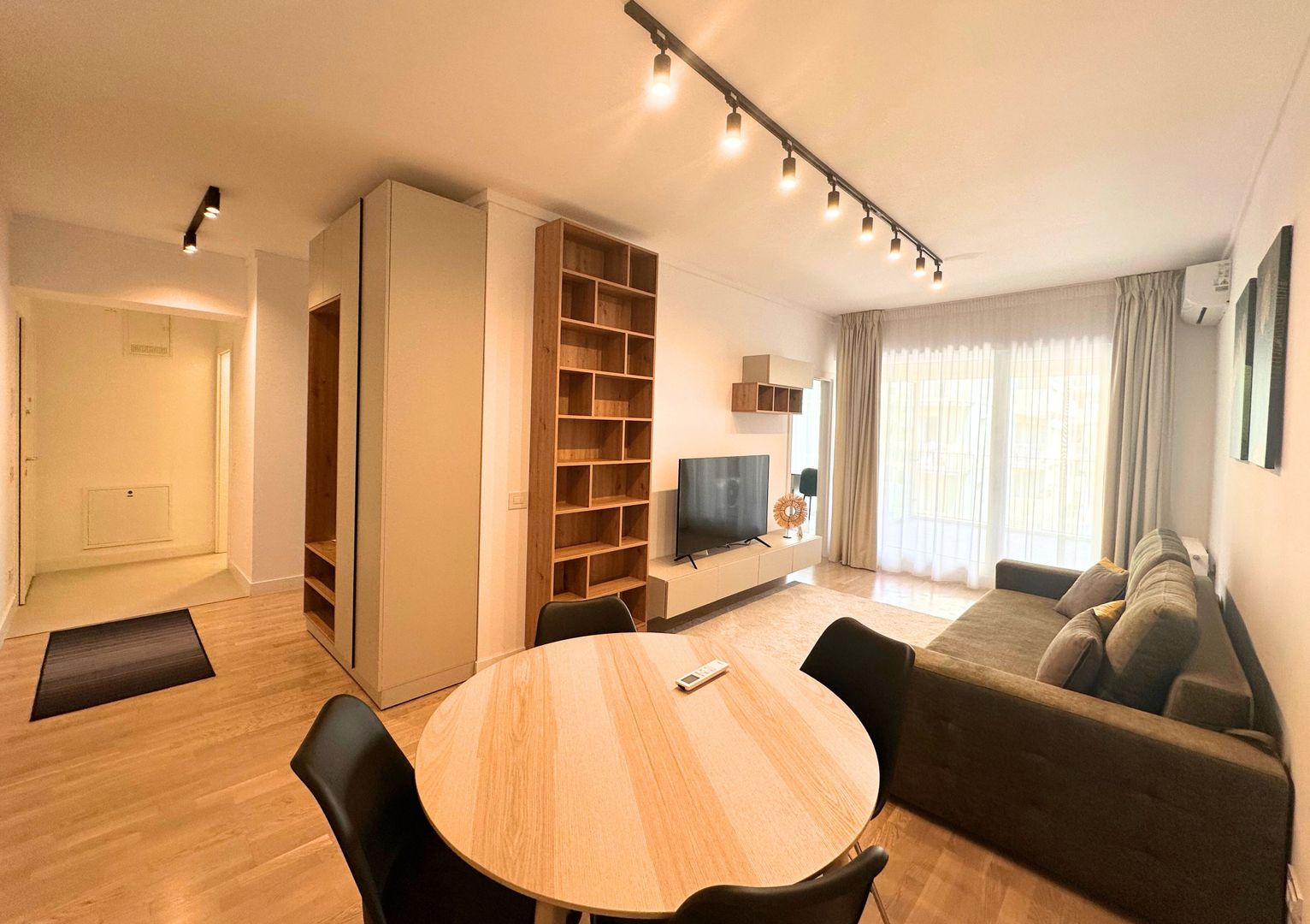 Inchiriere 2 camere cu parcare subterana Marmura residence zona Jiului - Poză 1