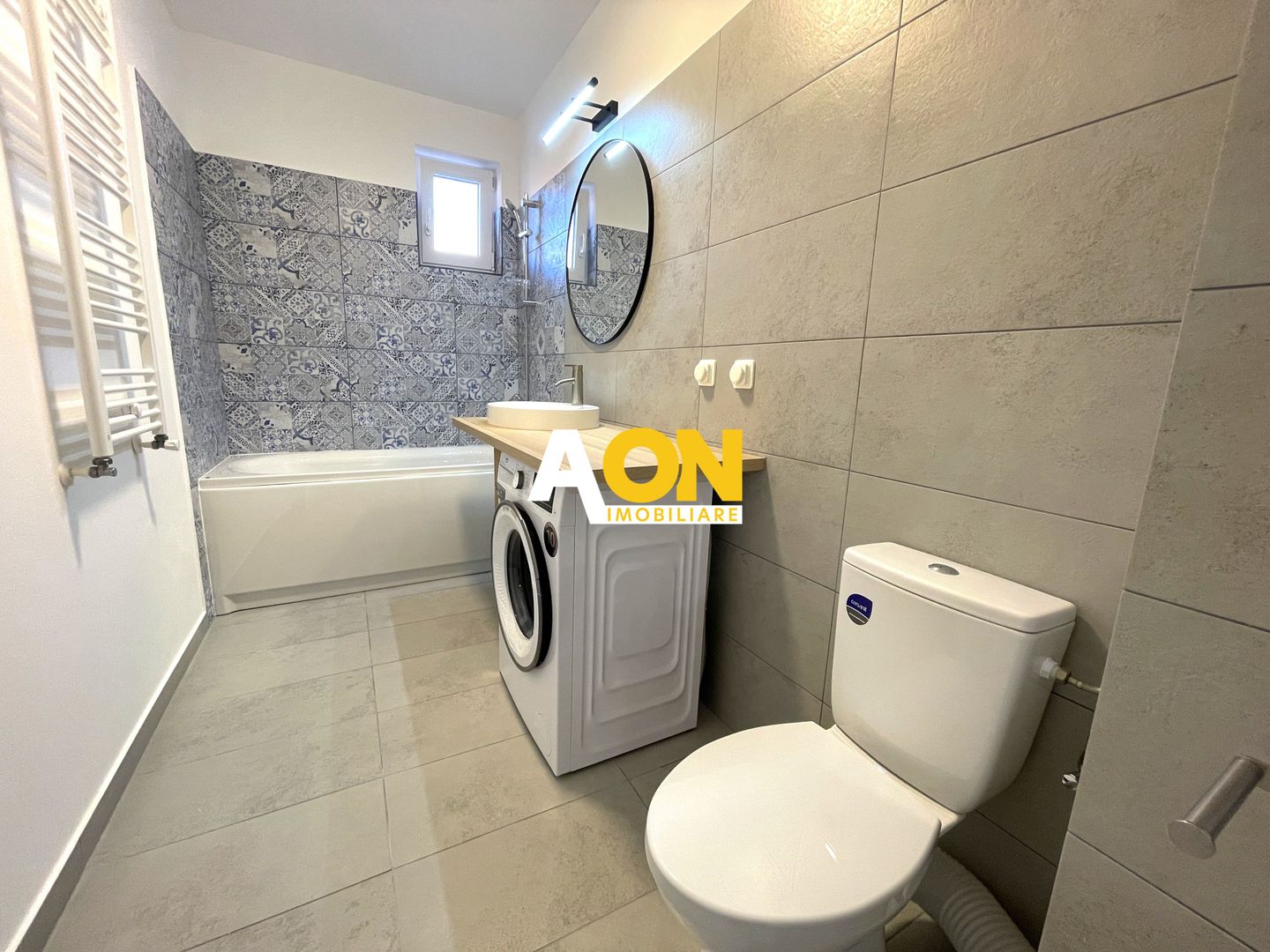 Apartament cu 3 camere, balcon si scara interioara - Poză 6