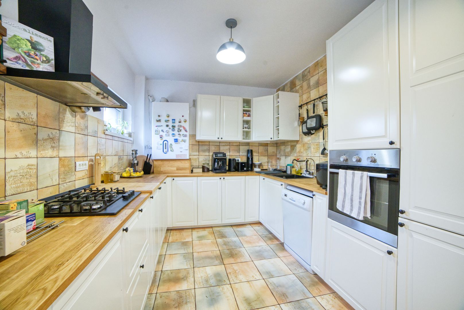 Casa complet mobilata 5 camere 3 bai curte generoasa - Poză 8