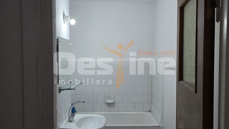APARTAMENT 3 CAMERE SEMIDECOMANDAT - Poză 4