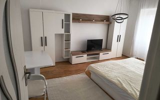 Apartament cu 3 camere în Păcurari, zonă comercială (Kaufland). Camera disponibilă pentru studenți. - Poză 1