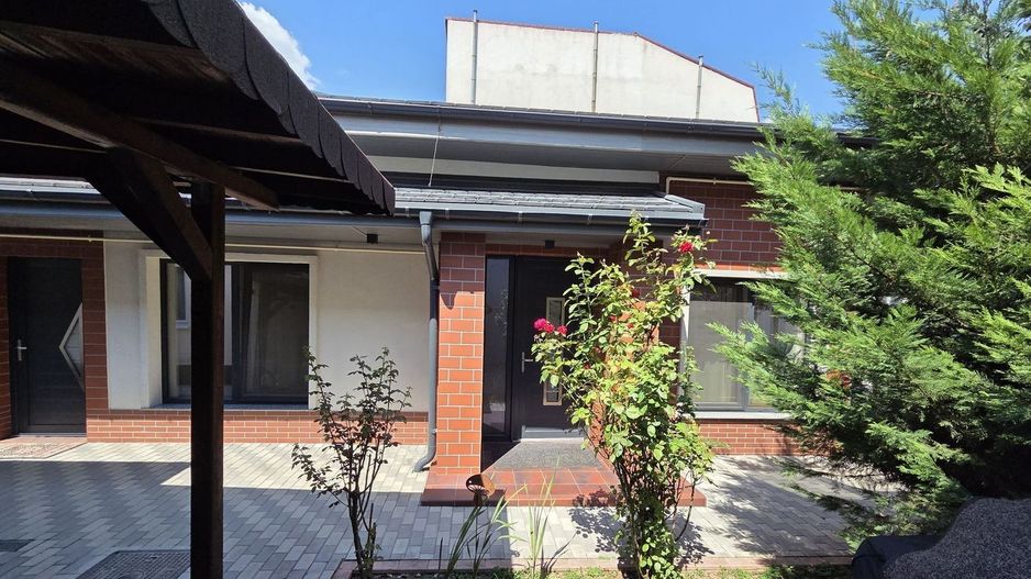 CASA INDIVIDUALA || METROU 1 MAI || LOC PARCARE + CURTE - Poză 9