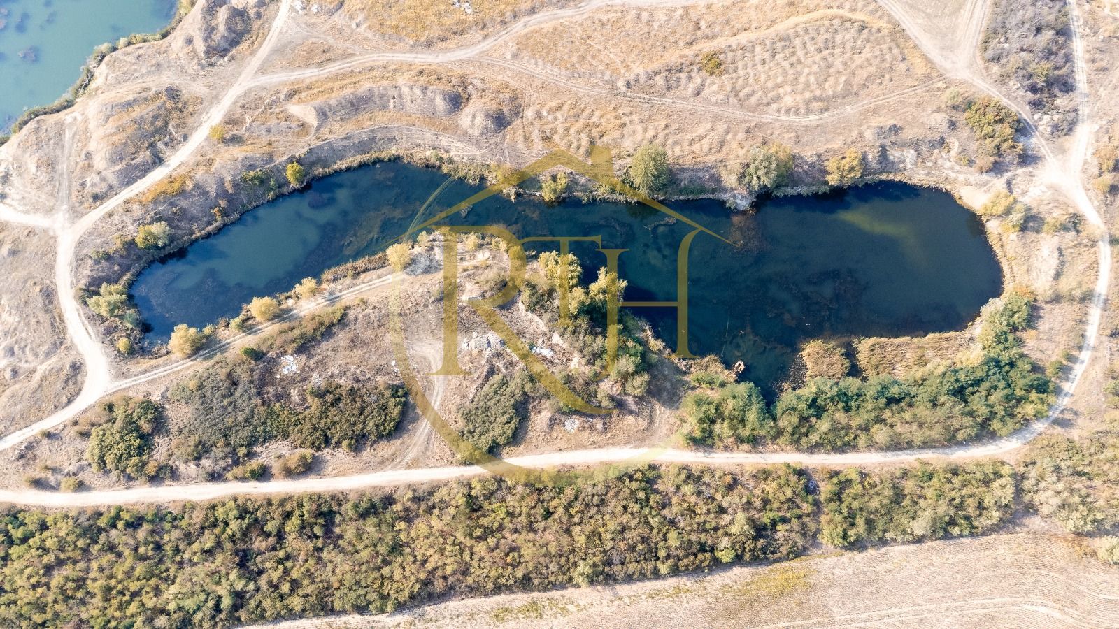 Investiție unică, 10 ha teren cu luciu de apă, ideal pentru turism și agrement! - Poză 5