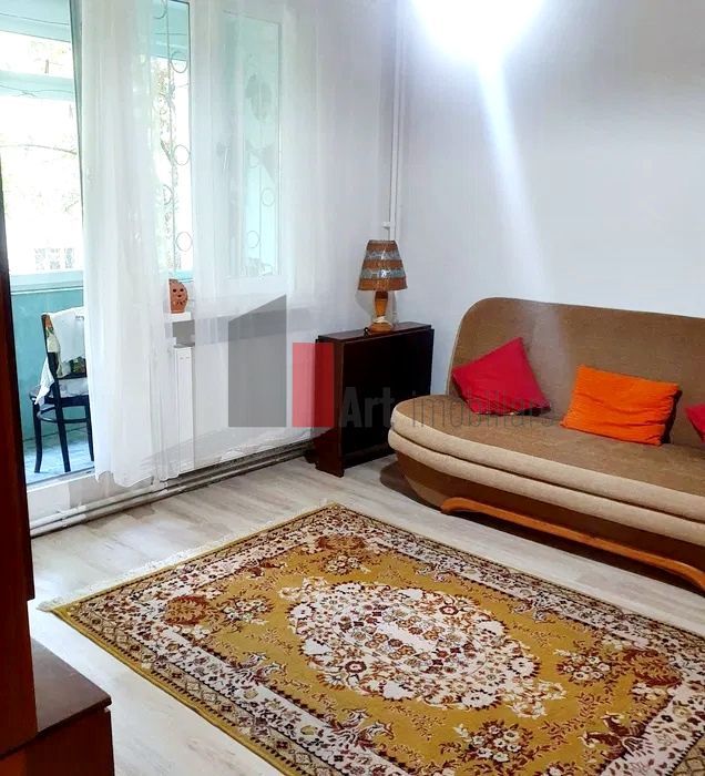 De vanzare 4 camere Titan-Parcul Teilor Ozana - Poză 2