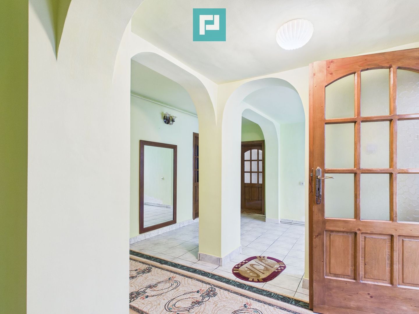 Casă cu 2 corpuri  și 5 camere în Livada - Poză 3