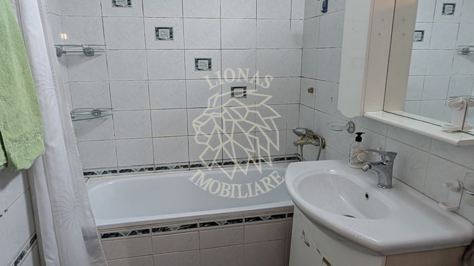 Apartament 4 camere 100 mp-balcon-parcare-beci-Central - Poză 8