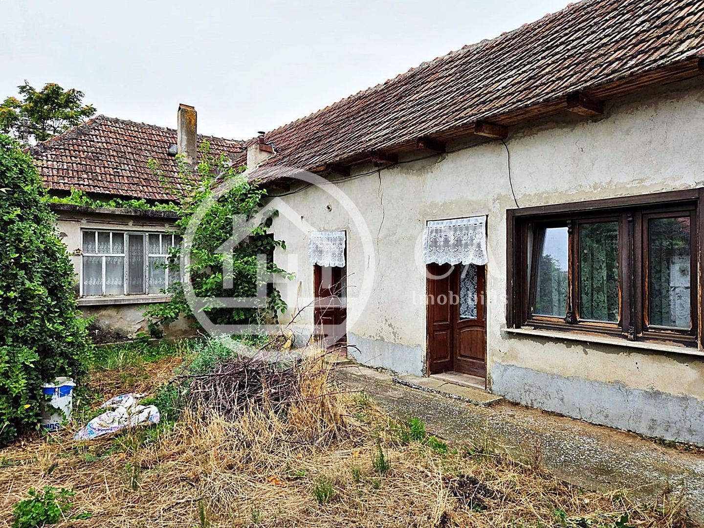 Casa de vanzare cu 4 camere si teren de 1520 in satul Batar, Bihor - Poză 4