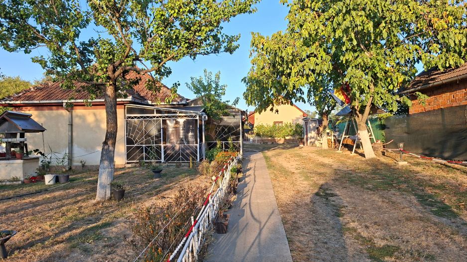 BRASADAS vinde casa individuala 2 cam Viile Satu Mare. - Poză 1