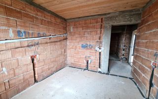 De vanzare 1/2 duplex, 4 camere, 224mp teren, Orizont - Poză 9