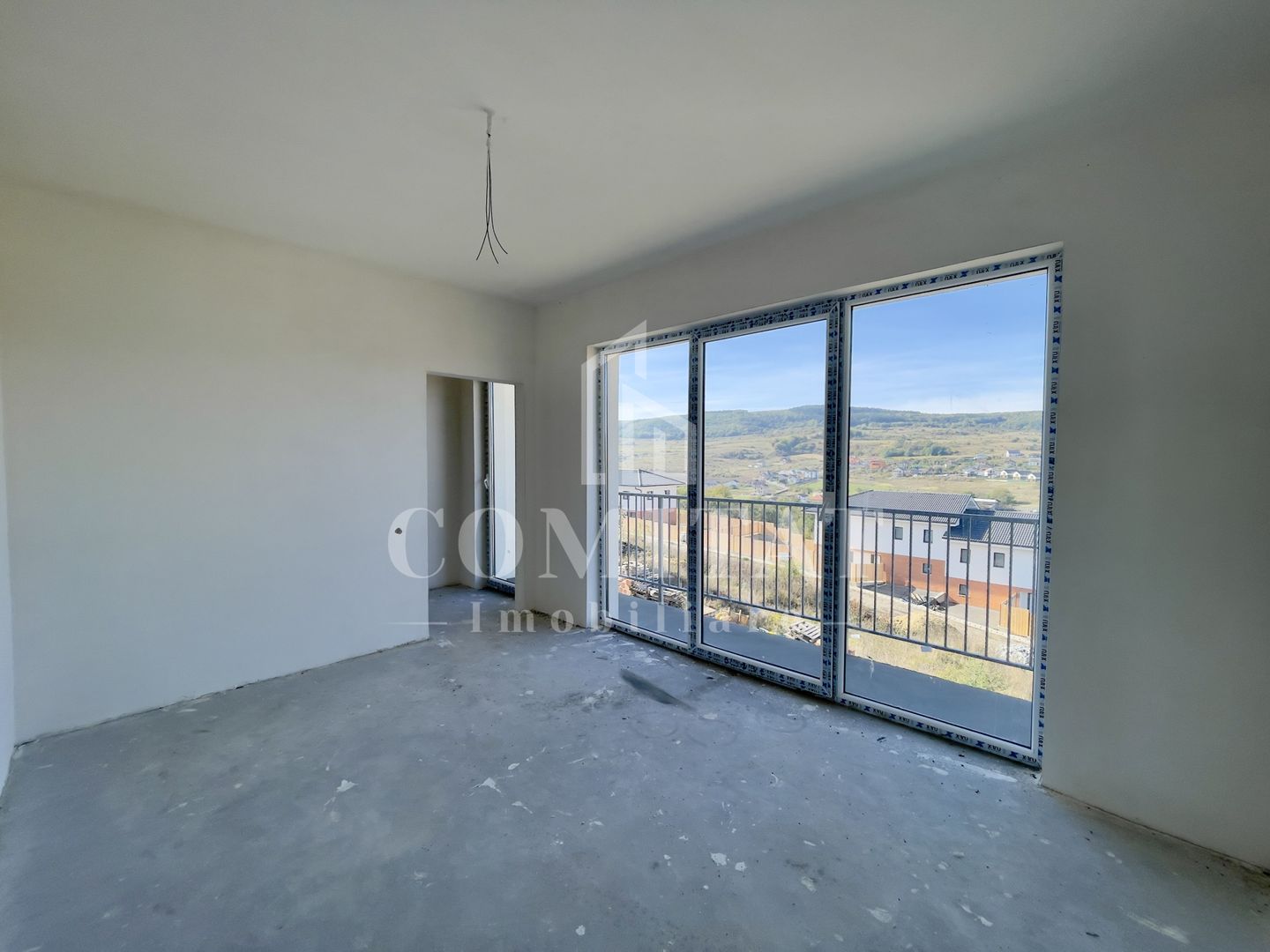 Case cuplate finalizate la intrare în Chinteni - Poză 10